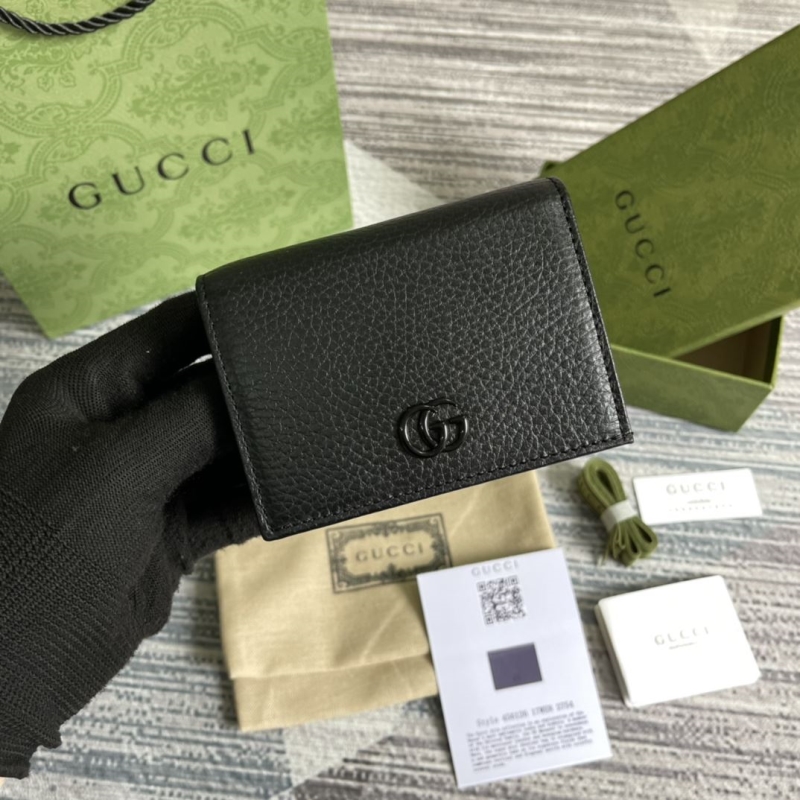 G*u*i wallets & purse